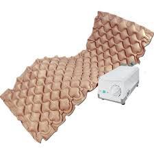 Alternating-pressure air bed mattress for bedridden and at-risk older patients